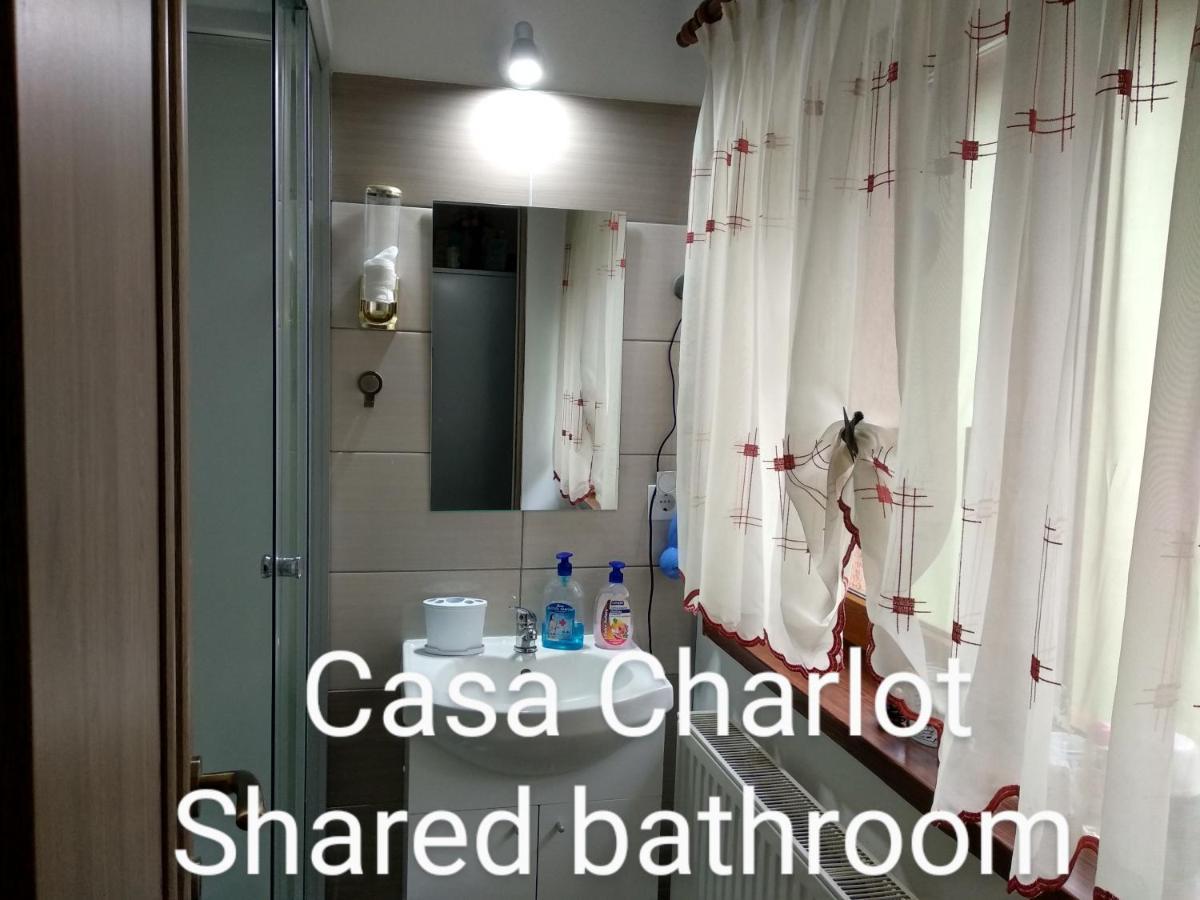 Апартаменты Casa Charlot Брашов Экстерьер фото