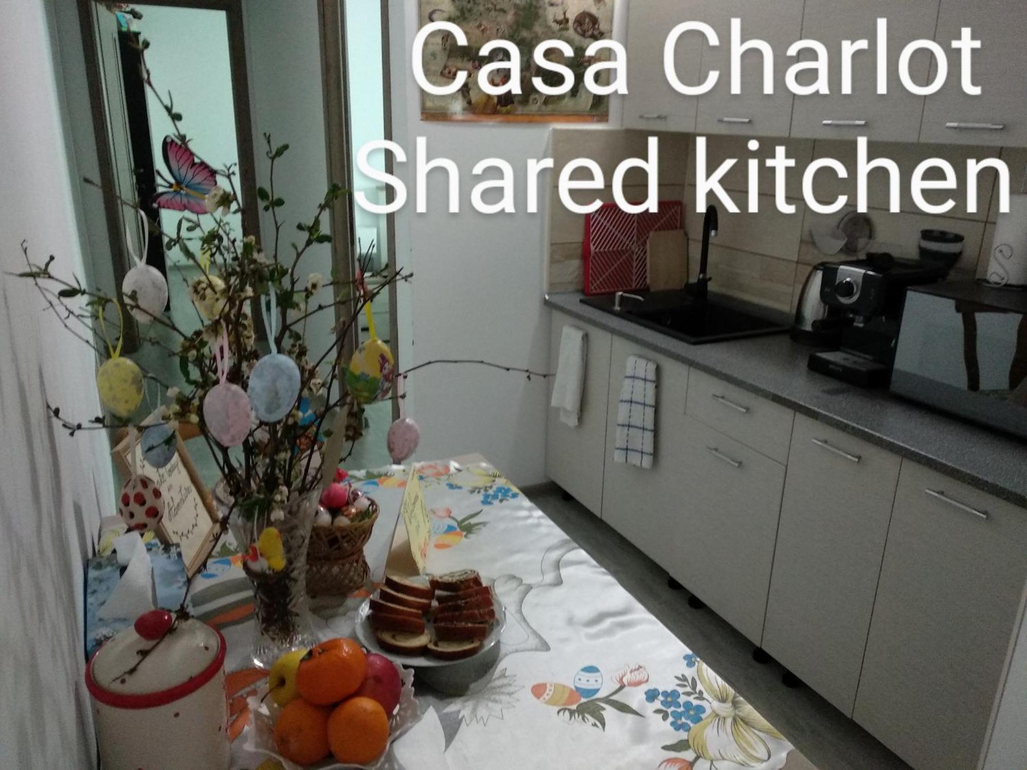 Апартаменты Casa Charlot Брашов Экстерьер фото